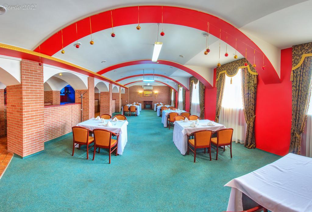 Hotel Optima Deluxe Krivói Rog Exterior foto